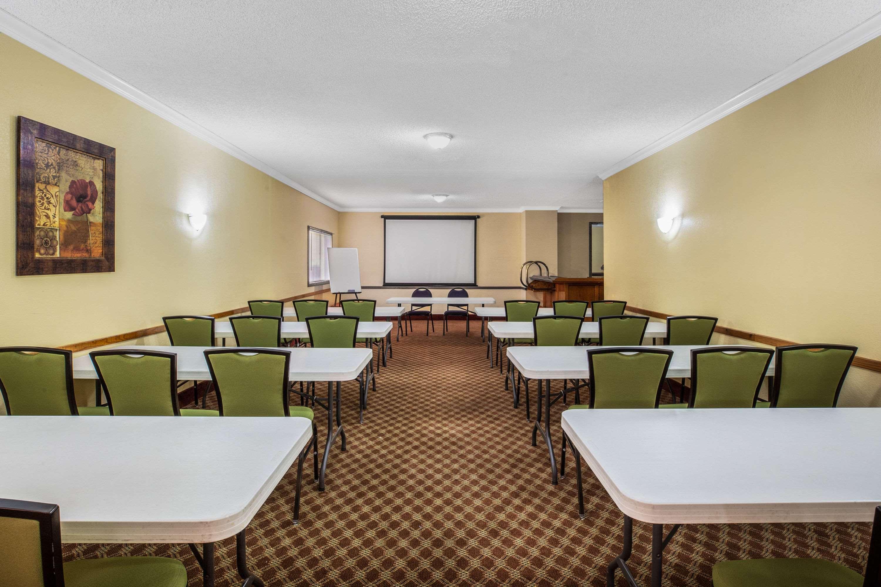 Baymont By Wyndham Tehachapi Hotel Exterior photo