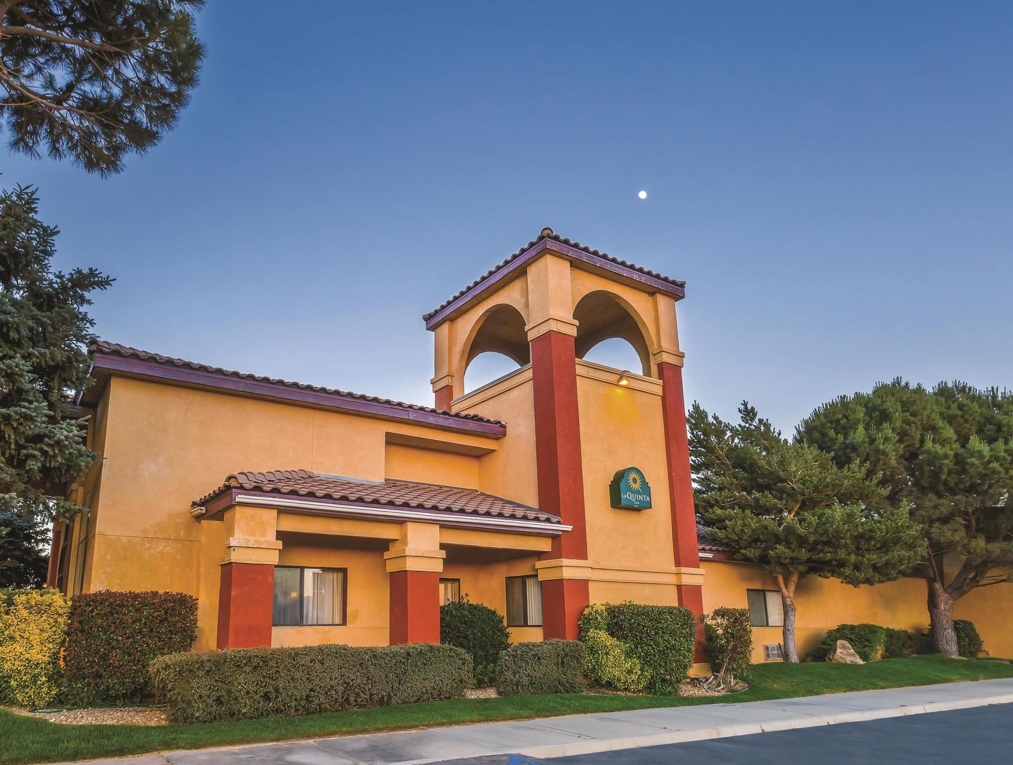 Baymont By Wyndham Tehachapi Hotel Exterior photo