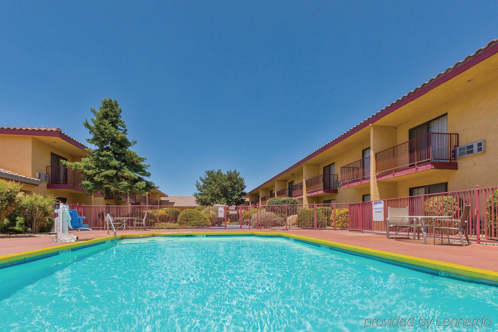Baymont By Wyndham Tehachapi Hotel Exterior photo