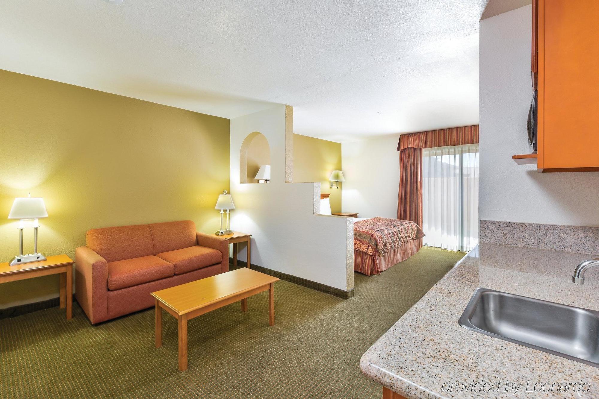 Baymont By Wyndham Tehachapi Hotel Exterior photo